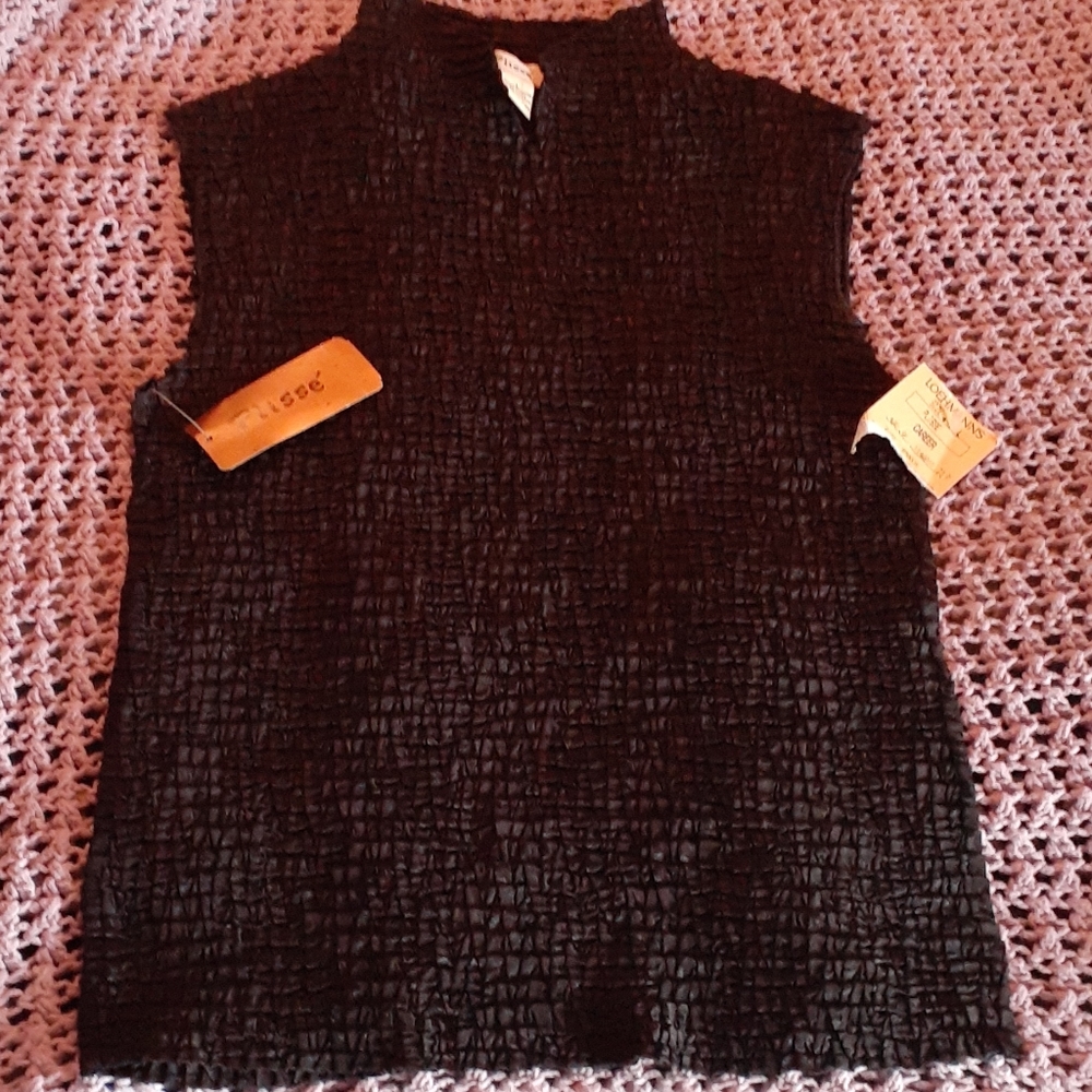 Plisse Black Crinkle  Stretchy Sleeveless Top